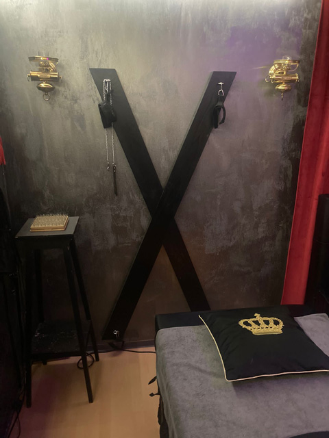 Bild zu Domina Lady Carmen