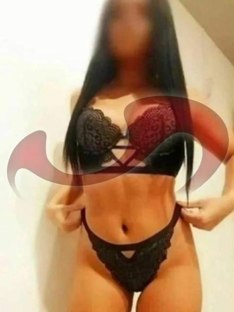 Bild zu Zeynep, junge süße Bettmaus