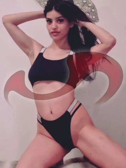 Girls | Models | Callgirls: Bild Nana C. in Kemmelbach