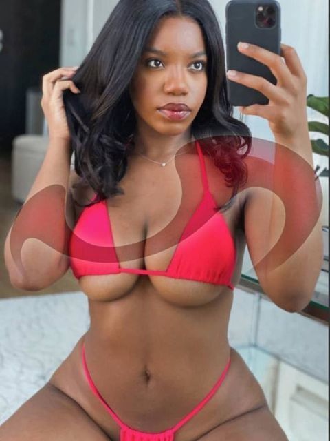 Bild zu Lucy, brasilianische Schönheit im Love-Haus,