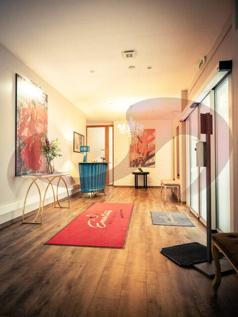 Sex Jobs | Erotik Immobilien: Bild Emotion Wellness / Sensual Emotion  sucht Rezeptionistin  in Wien 