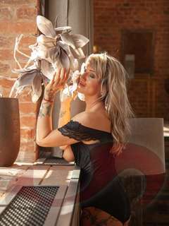  - Girls | Models | Callgirls:  Elisabeta  in Oberösterreich  / Haid bei Ansfelden , Wiener Strae 33 