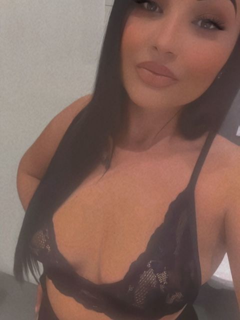 Bild zu Kira, Sexy und Geil NEU