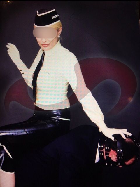 Miss Hunter in Tirol / Innsbruck , Grabenweg 65