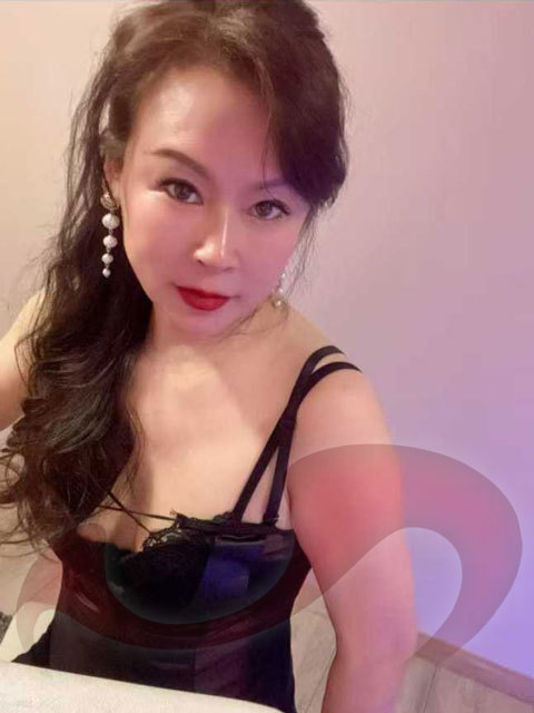 - Asia Girls: Tong Tong - China in Oberösterreich / Sattledt , Sportplatzstraße 6